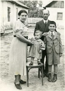 L-R_Ida's Aunt Lorka, Uncle Chaim Beiler, cousins Emil & Lucia, 1938 (Holocaust Victims)