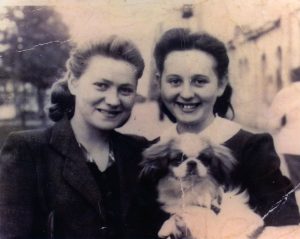 Niusia & Wanda Kazusek (1942)